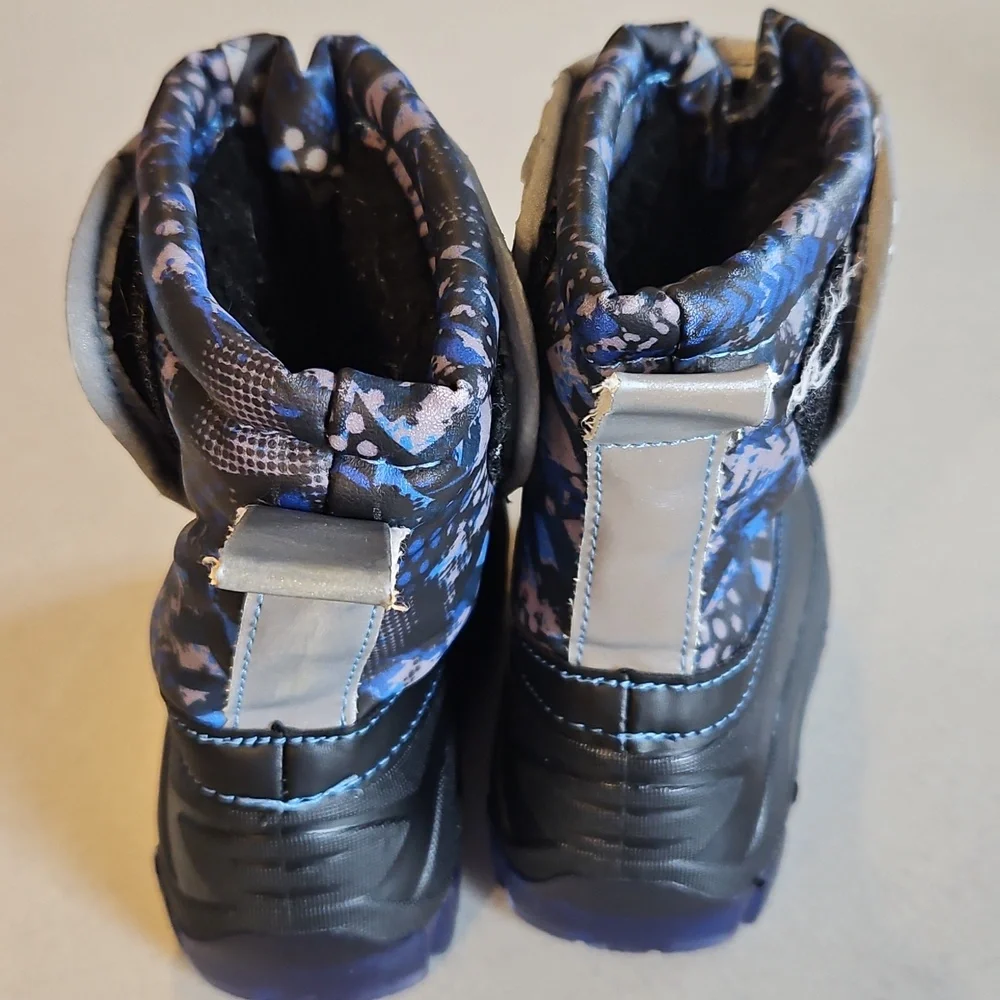 Light Up Snowboots